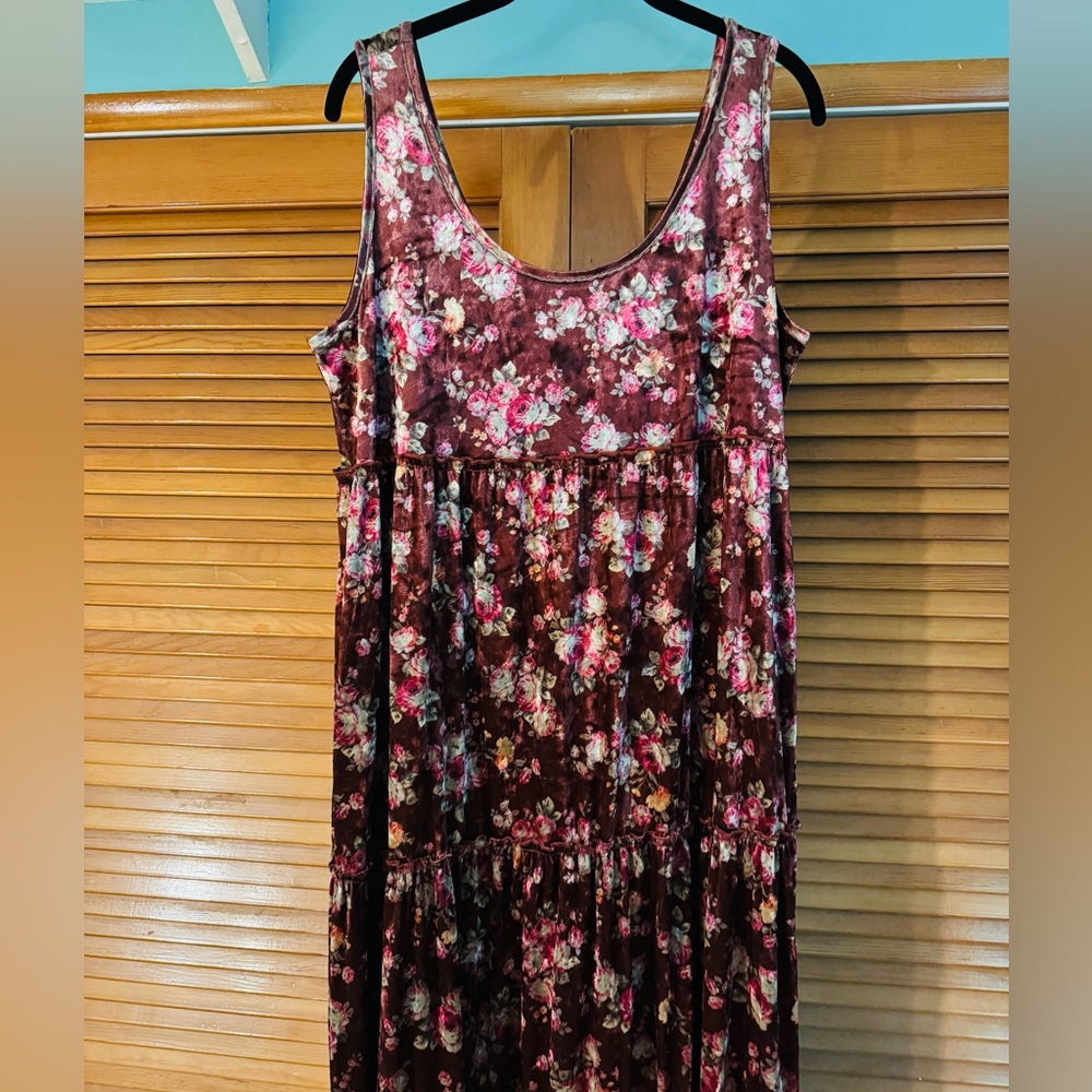 Natural Life Karlie floral velvet tiered maxi dress - Picture 4 of 9